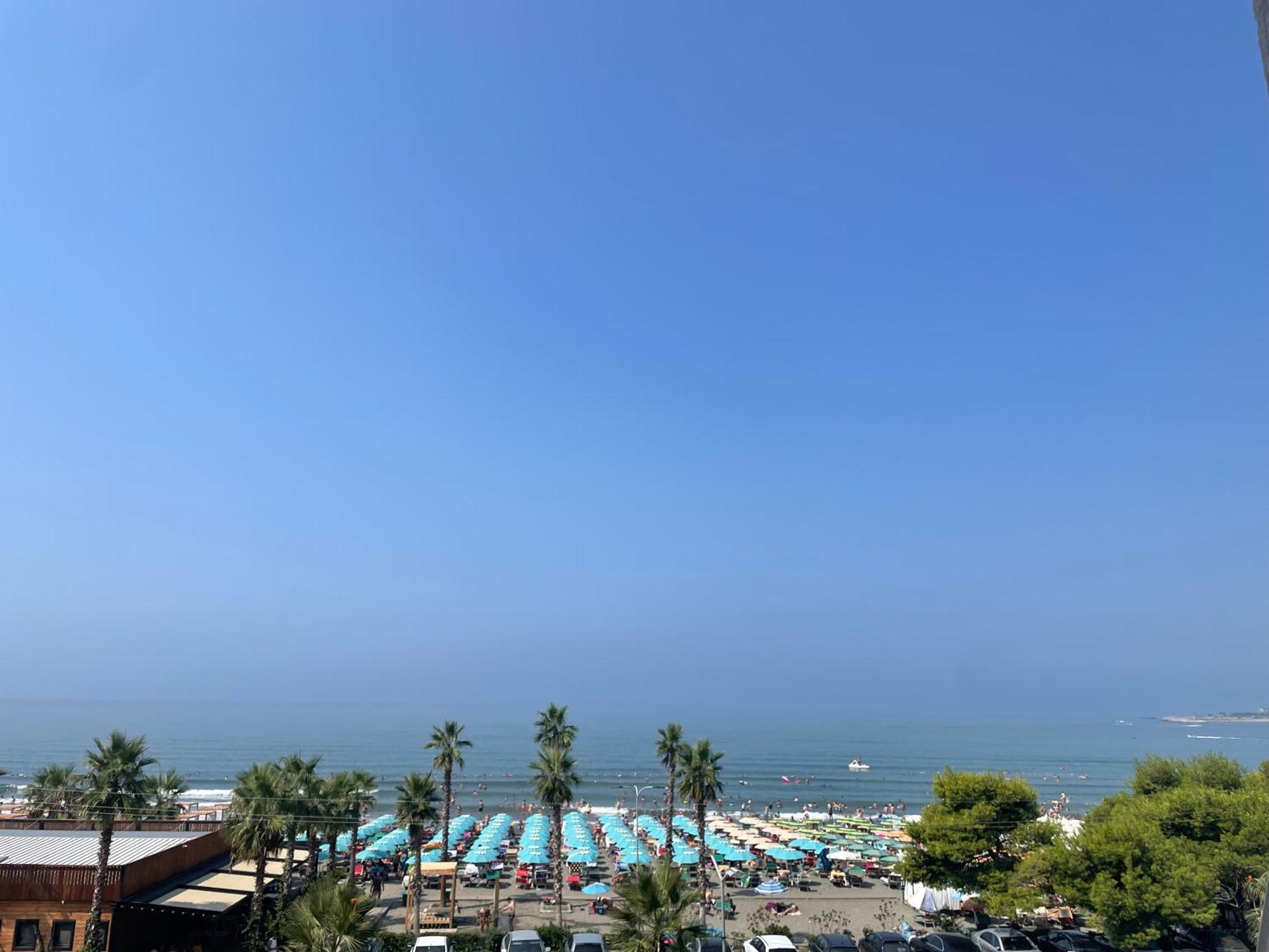 Sea View *